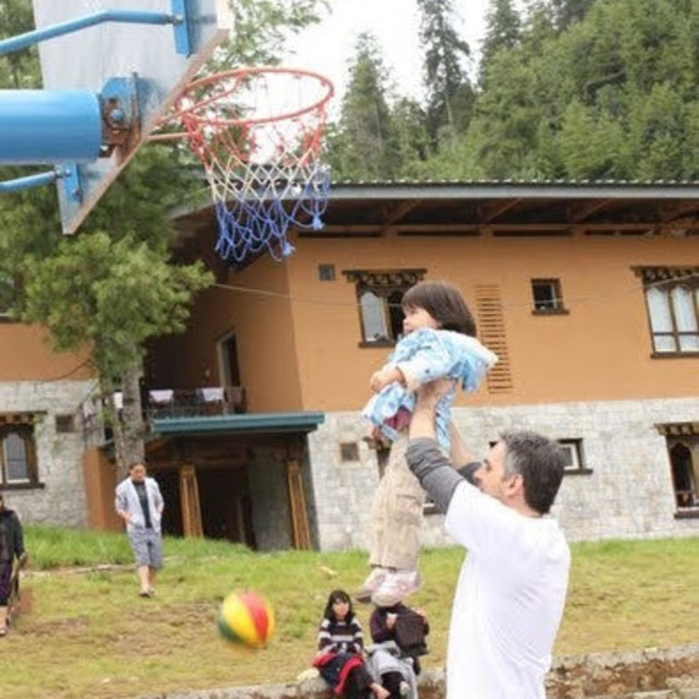 Meet your Posher, Nima